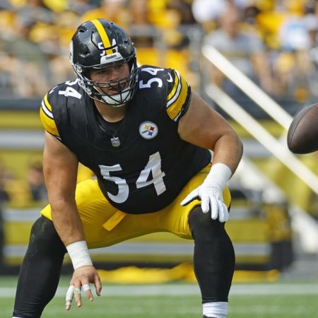 Steelers rookie center gets a positive update after Week 6 injury