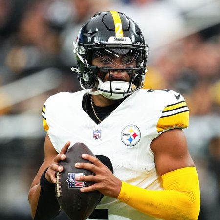 Steelers benching QB Justin Fields would be a huge mistake