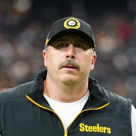 Steelers OC Arthur Smith named North Carolina head coach candidate