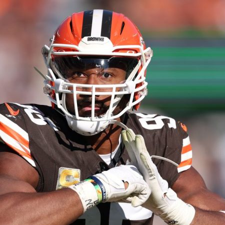 Browns’ Myles Garrett takes jab at T.J. Watt