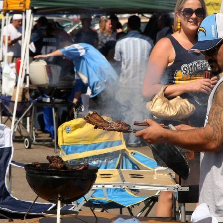 Sunday Morning Tailgating Open Thread