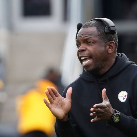 Steelers news: Falcons reportedly interviewing Steelers DB coach Grady Brown for DC position