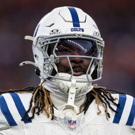 Steelers sign veteran running back after minicamp tryout