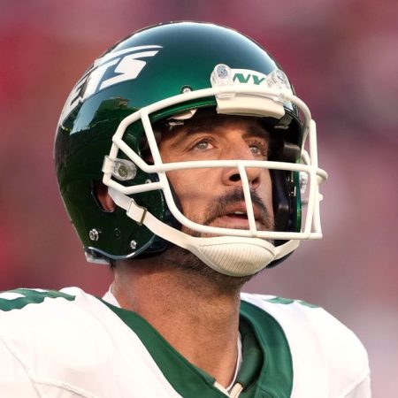 Person close to Aaron Rodgers expects him to join Steelers soon