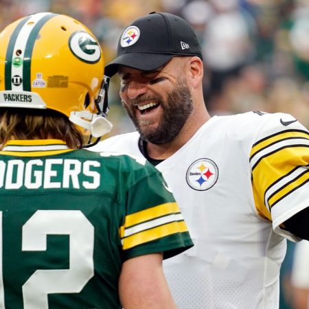 Pittsburgh Steelers QB Aaron Rodgers can set several records in 2025