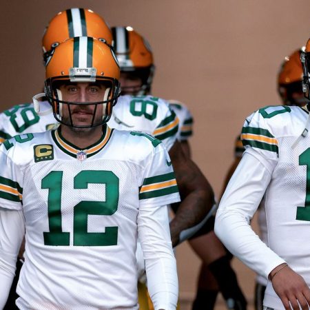 Pittsburgh Steelers QB Aaron Rodgers can make history with Week 8 win vs. Packers