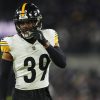 Minkah Fitzpatrick traded to Dolphins, Steelers land TE Jonnu Smith