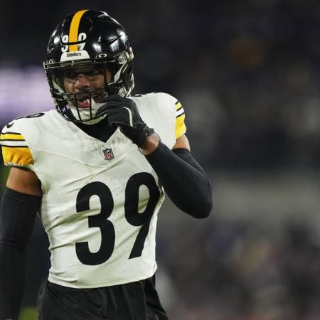 Minkah Fitzpatrick traded to Dolphins, Steelers land TE Jonnu Smith