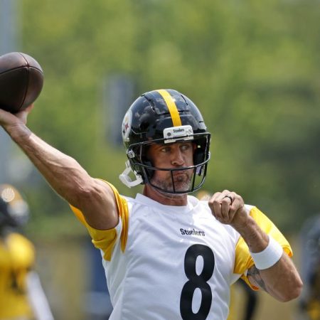 Can Aaron Rodgers build enough chemistry with his Steelers teammates?