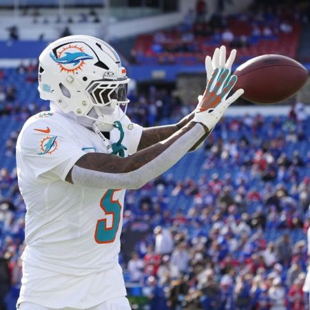 The Pittsburgh Steelers should go all in on Jalen Ramsey trade