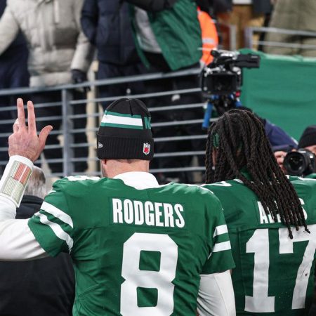Sportsbook shows Pittsburgh Steelers how they feel about Aaron Rodgers signing