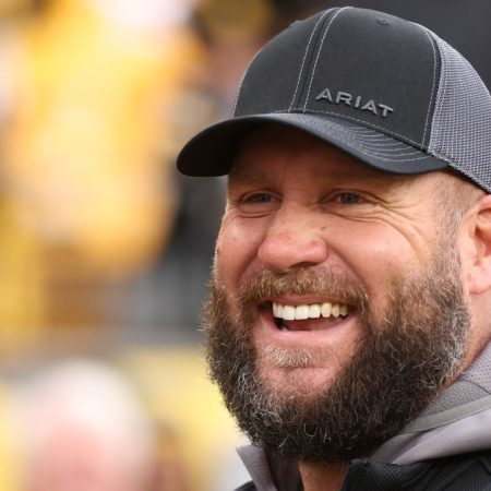 Pittsburgh Steelers legend Ben Roethlisberger takes playful shot at Cleveland Browns