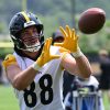 Who will have the bigger 2025 for the Steelers: Pat Freiermuth or Jonnu Smith?