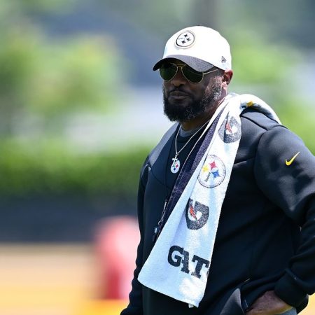 Analyst says Steelers’ Mike Tomlin is on the hot seat in 2025
