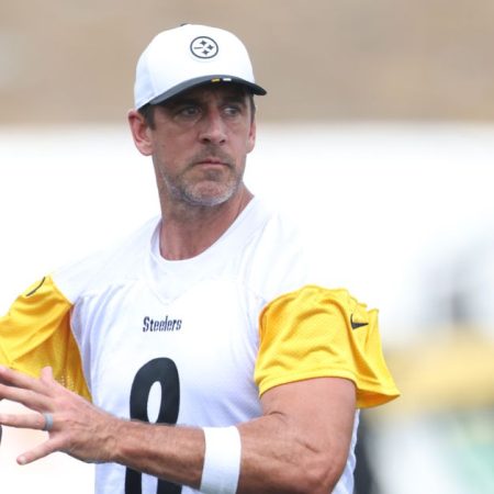 Pittsburgh Steelers training camp: Aaron Rodgers, offense light up Day 7 of training camp