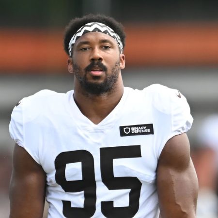Pittsburgh Steelers fans chant ‘F—k Myles Garrett’ during The Pat McAfee Show