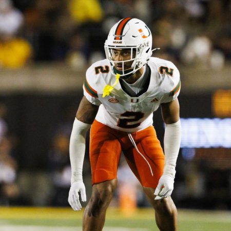 Steelers sign son of former draft pick: Training camp roster news